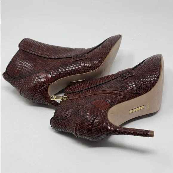 Louise et Cie Textured Ankle Boots - Picture 4 of 8